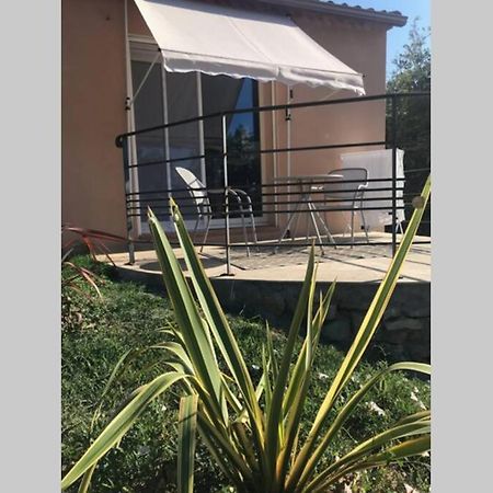 Logement Attenant A Une Villa T2 Avec Terrasse . Besse-sur-Issole Buitenkant foto
