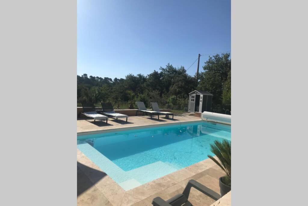 Logement Attenant A Une Villa T2 Avec Terrasse . Besse-sur-Issole Buitenkant foto