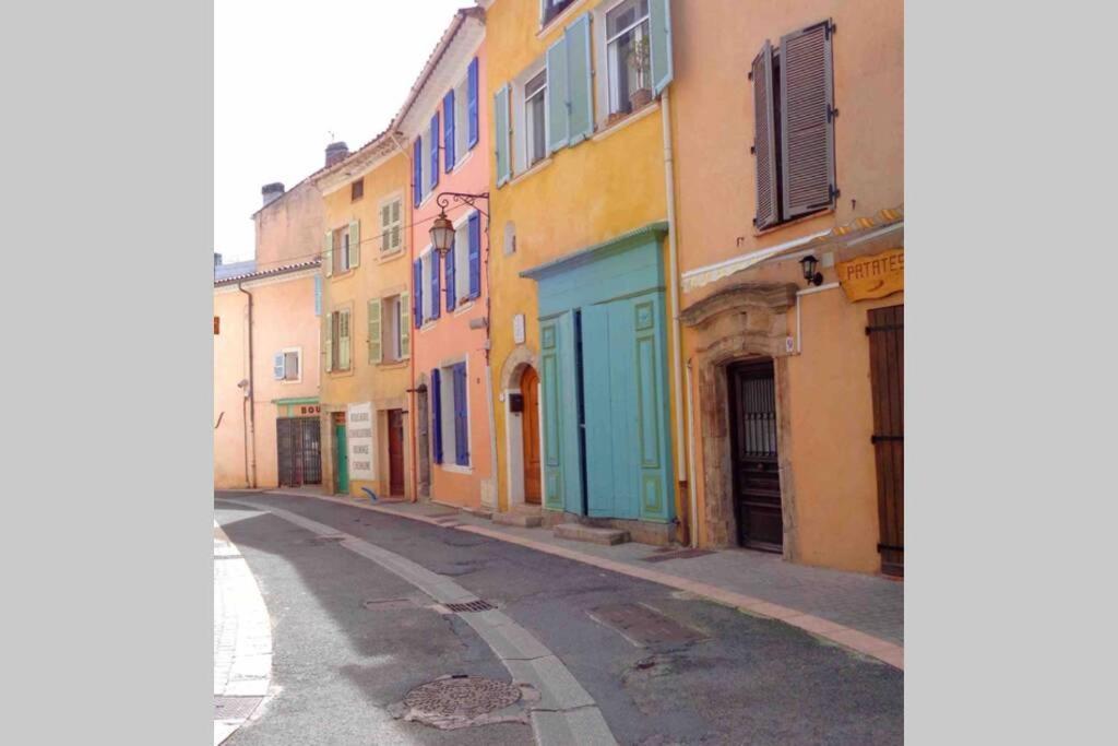 Logement Attenant A Une Villa T2 Avec Terrasse . Besse-sur-Issole Buitenkant foto