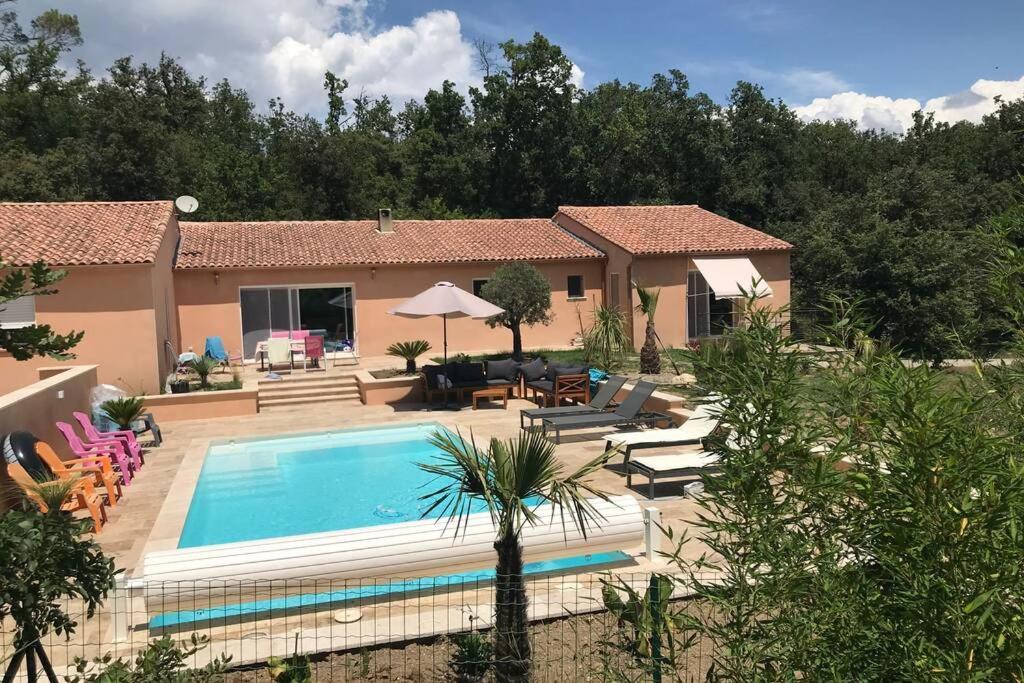 Logement Attenant A Une Villa T2 Avec Terrasse . Besse-sur-Issole Buitenkant foto