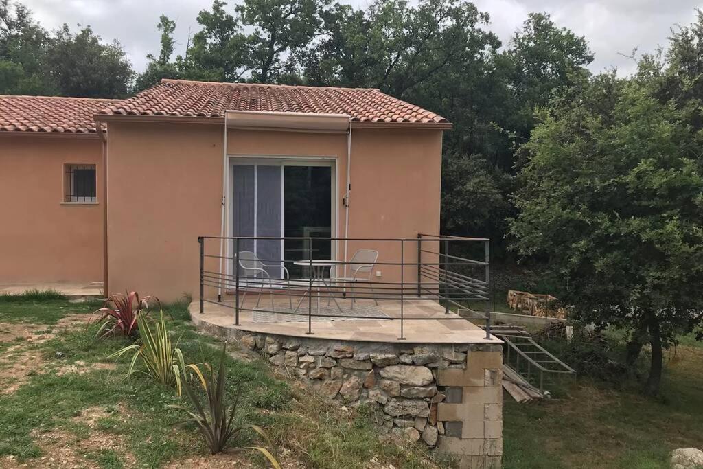 Logement Attenant A Une Villa T2 Avec Terrasse . Besse-sur-Issole Buitenkant foto