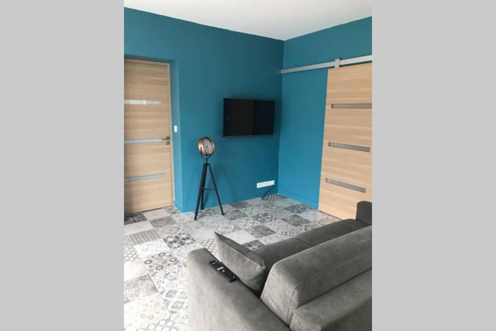 Logement Attenant A Une Villa T2 Avec Terrasse . Besse-sur-Issole Buitenkant foto